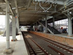 stasiun-cikarang-foto-manajer-humas-PT-KAI-daop-1-suprapto-696x522