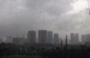 0211229-hujan-merata-guyur-di-jakarta-780x390