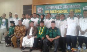 Kang Uu foto bersama Relawan Simpul di Purwakarta