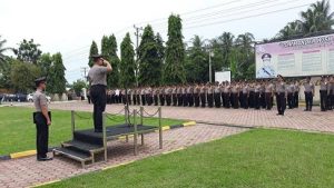 Upacara Kenaikan pangkat jelang pensiun