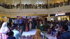 hadirkan juga fashion show