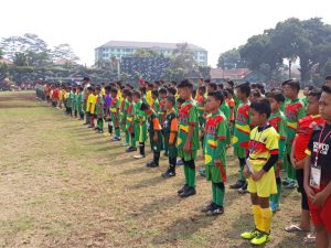 Berkumpul sebelum kompetisiSepak Bola Piala Danpussenarhanud Cup dimulai