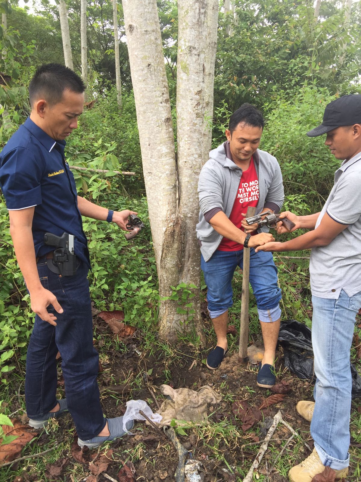 Polres Lhokseumawe temukan Dua pucuk senjata api revolver dan 4 butir amunisi