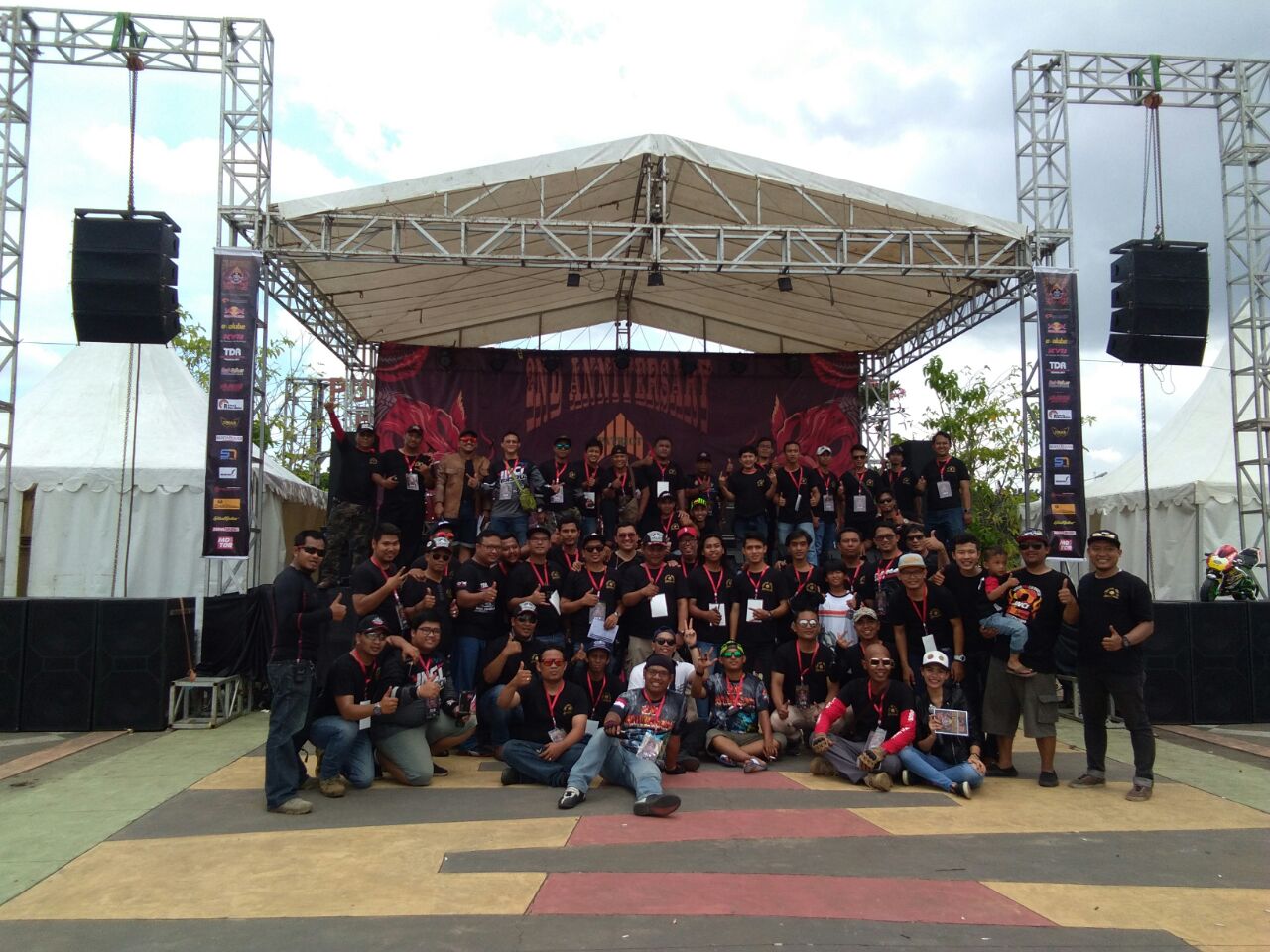 Ratusan Biker's Yamaha N-MAX se- Indonesia berfoto bersama usai acara HUT ke-2 YNCI Chapter Bekasi