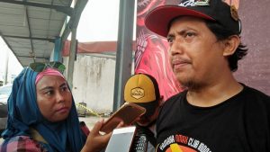 Ketua YNCI Chapter Bekasi, Rino Ahmad saat diwawancarai awak media