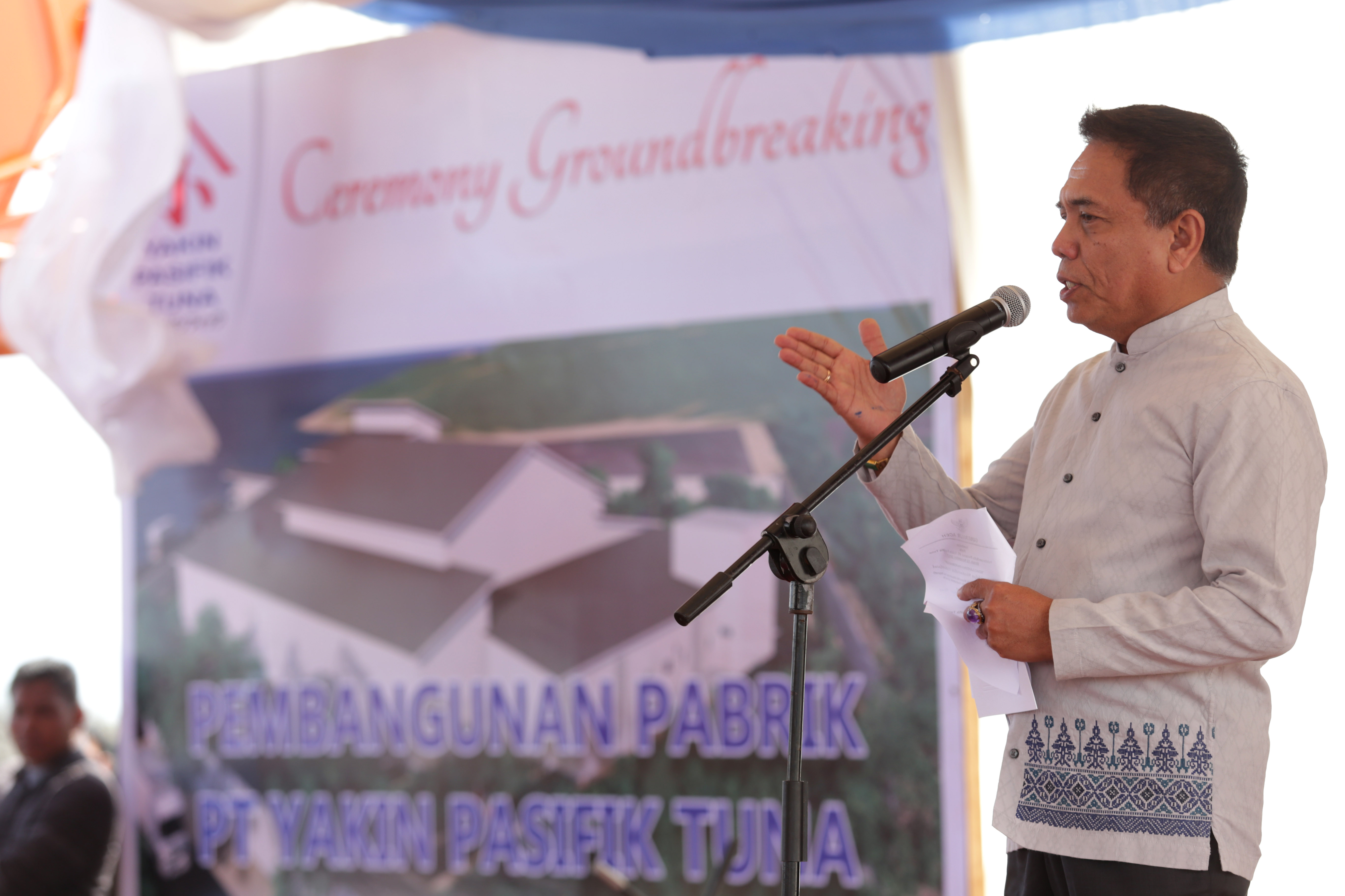 Gubernur Aceh, Irwandi Yusuf berikan sambutan di PT. Yakin Pasifik Tuna