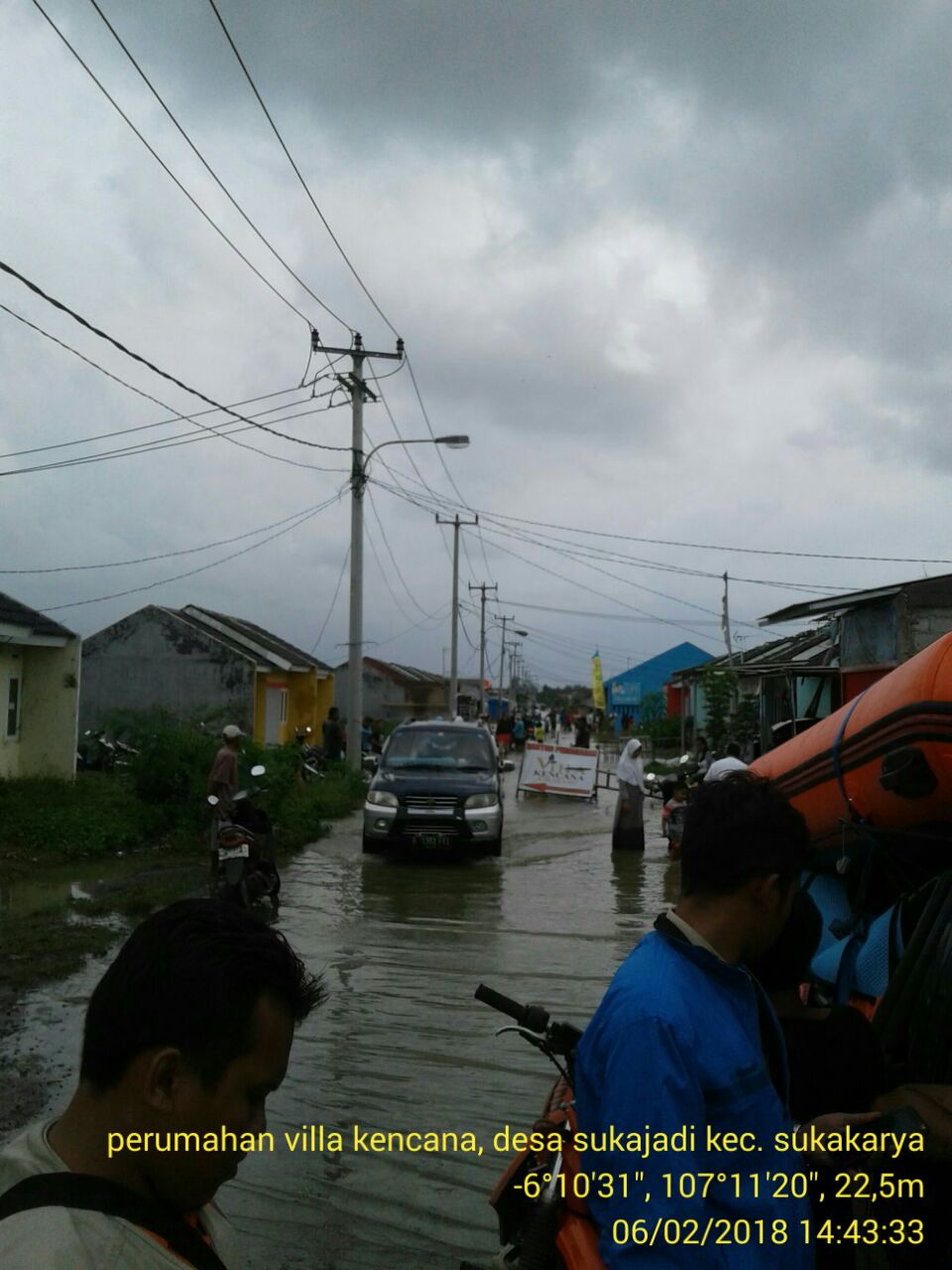 Banjir Menggenangi 900 Rumah Di Perumahan Villa Kencana Cikarang