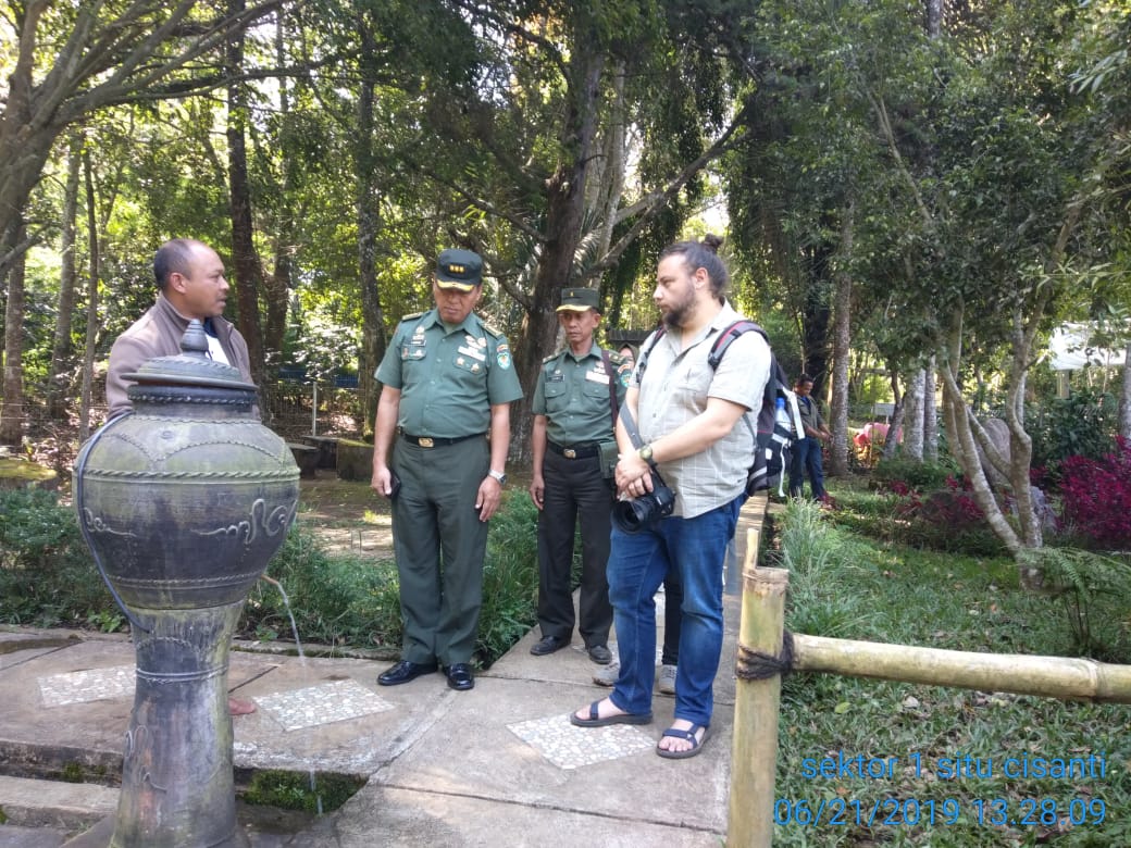 Wartawan Foto dari Italia Kunjungi Situ Cisanti Bandung spiritnews.co.id