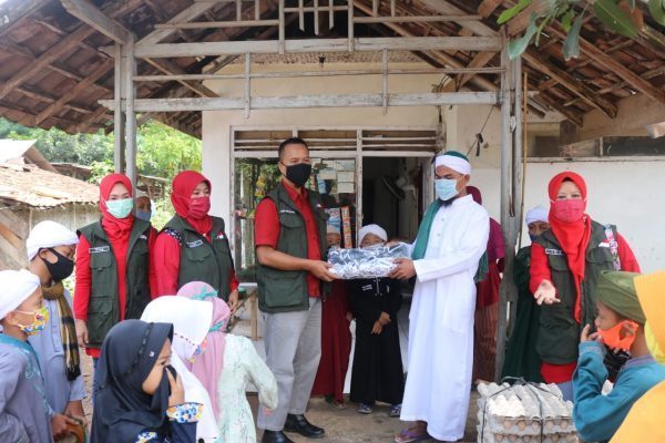 Jabar Bergerak Subang Salurkan Telur ke Pondok Pesantren spiritnews.co.id