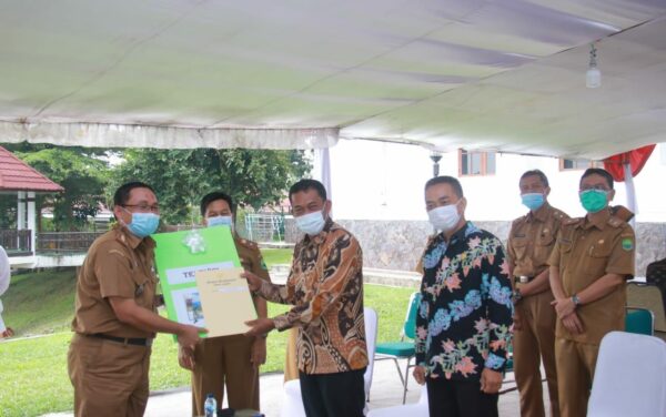 Bupati Subang Hadiahi Wajib Pajak Telandan