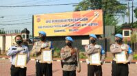 Berhasil Menggagalkan Narkoba ke Rutan, Anggota Propam Polres Karawang Dapat Penghargaan