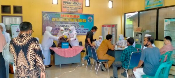 Vaksinasi Warga, Pemerintah dan TNI Gandeng Pemerintahan Desa Kuta Lhoksukon