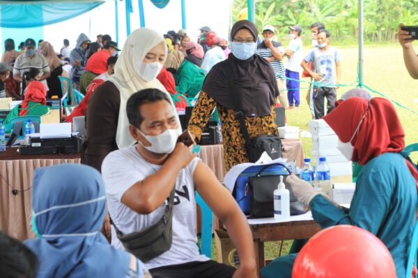 Vaksin Indonesia Bangkit, Nihayatul Wafiroh : PKB Sudah Salurkan 100.000 Dosis