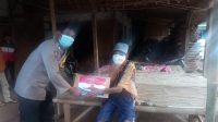 Giat Kemanusiaan, Polsek Purwasari Berikan Bantuan Sembako kepada Masyarakat Kurang Mampu