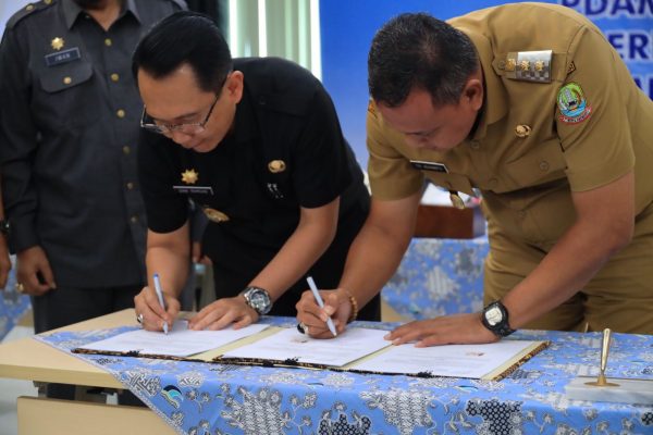 PDAM Tirta Bhagasasi Bekasi Serahkan 19.000 Pelanggan Ke Perumdam Tirta ...