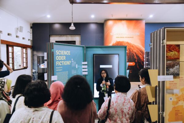 Ekshibisi Keliling "Universum. Mensch. Intelligenz." Asal Jerman Dipamerkan di Perpustakaan Nasional Indonesia