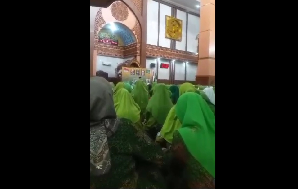 Kegiatan di Masjid Agung yang disusupi kampanye