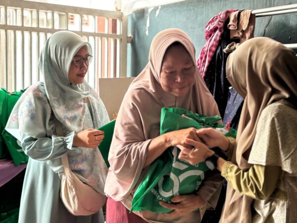 Berkah Ramadhan, PT Pupuk Kujang Sebar Ribuan Paket Sembako