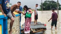 12 Kecamatan di Karawang Terendam Banjir, Puluhan Ribu Warga Mengungsi