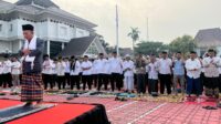 Dampak Kekeringan Berkepanjangan, Pemkab Karawang Salurkan Bantuan Air Bersih dan Salat Istisqa Berjamaah